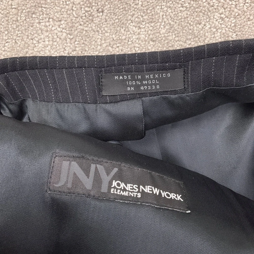 Jones New York Suit Mens 44R 40W Black Pinstripe 3-Button Formal Classic Wool